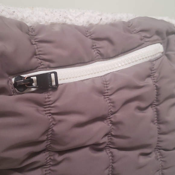 Calvin Klein Brown Sherpa-Edged Puffer Vest - Picture 5 of 8